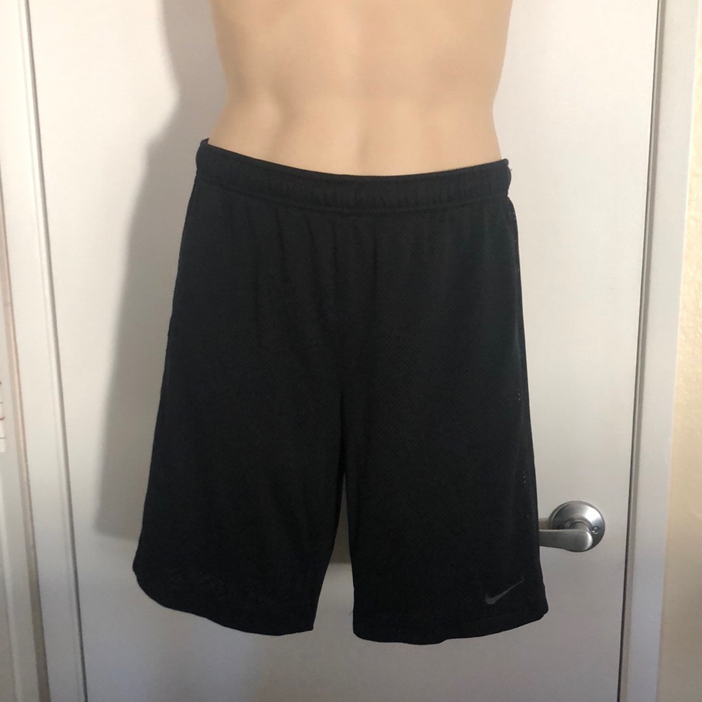 Nike Dri-Fit boys basketball shorts L excellent co